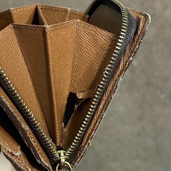 Authentic Preowned LV Multi Pocket Wallet - Picture 6 of 11